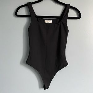 Aritzia babaton contour bodysuit tank